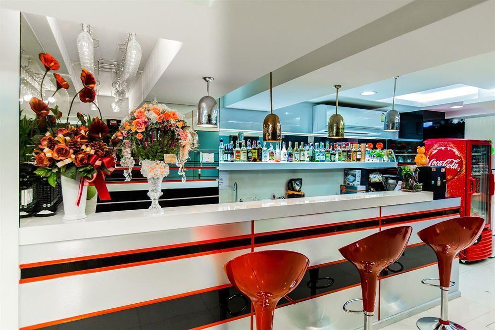 Le Touche Hotel Бангкок Экстерьер фото