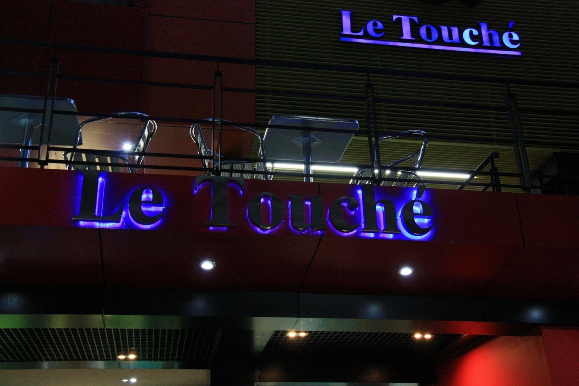 Le Touche Hotel Бангкок Экстерьер фото