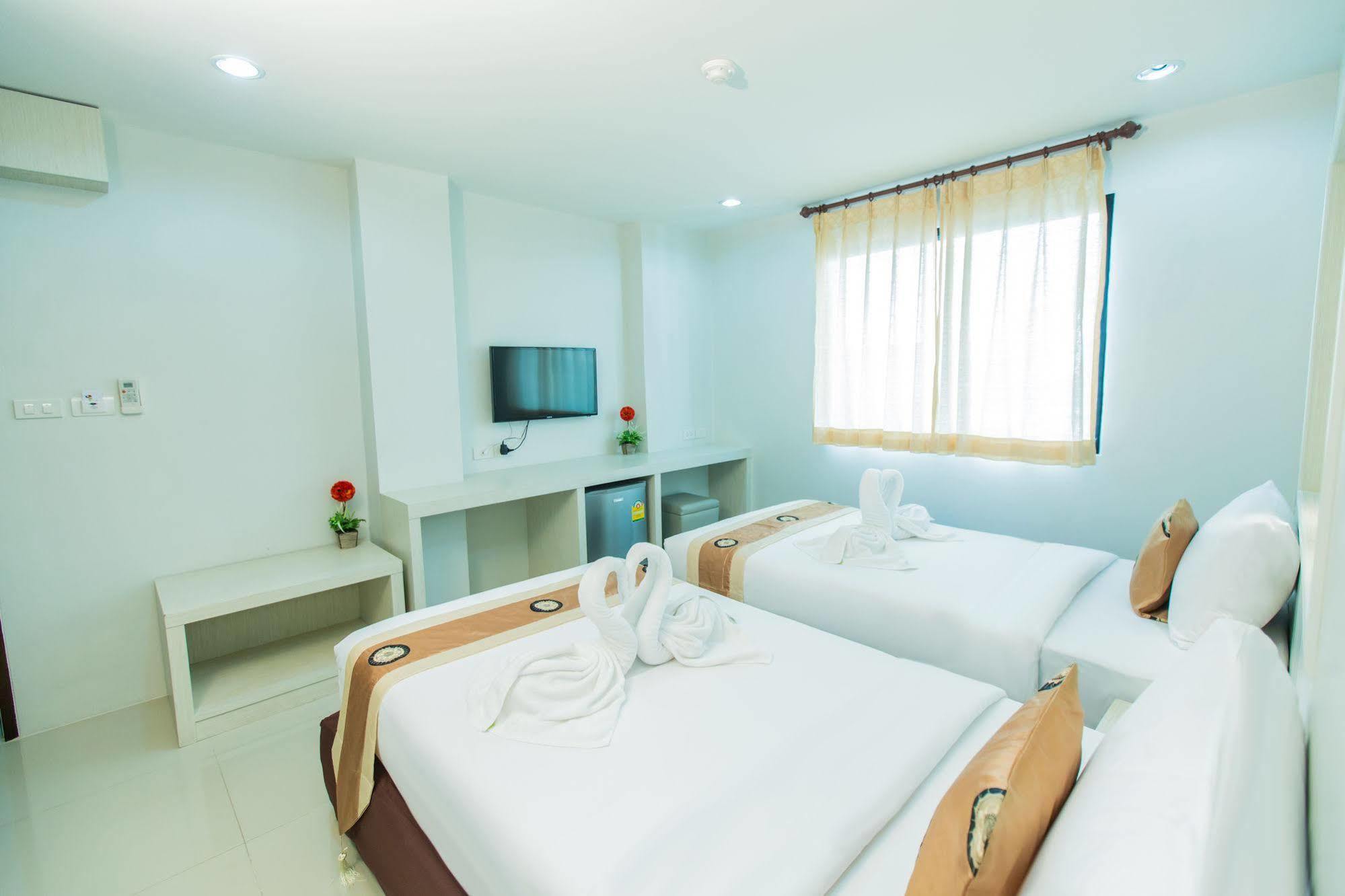 Le Touche Hotel Бангкок Экстерьер фото