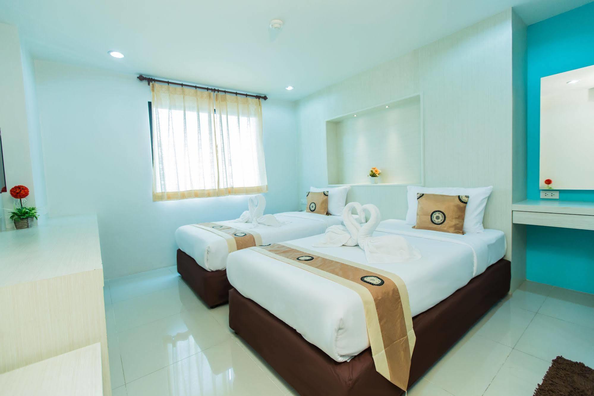 Le Touche Hotel Бангкок Экстерьер фото