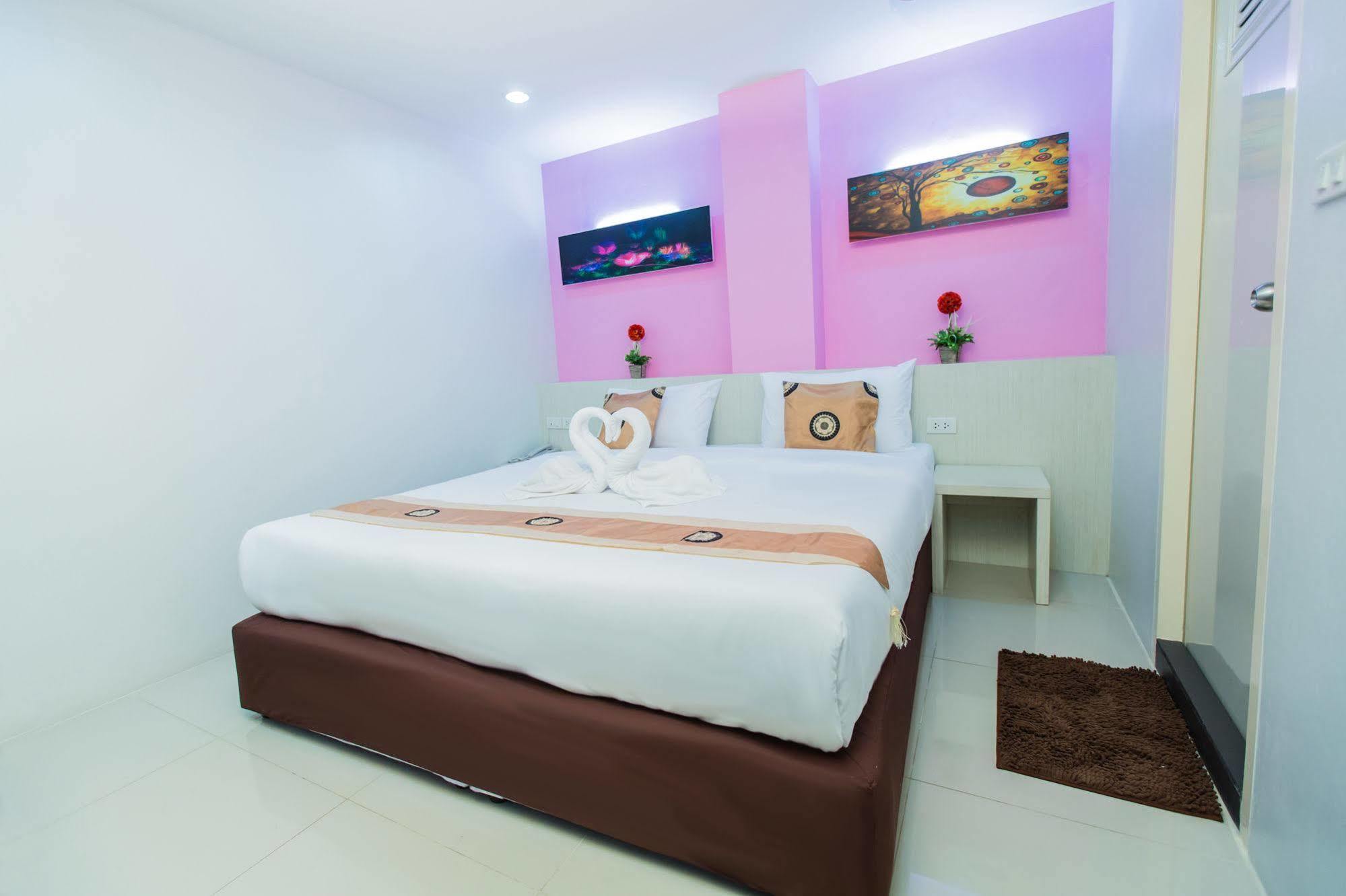Le Touche Hotel Бангкок Экстерьер фото