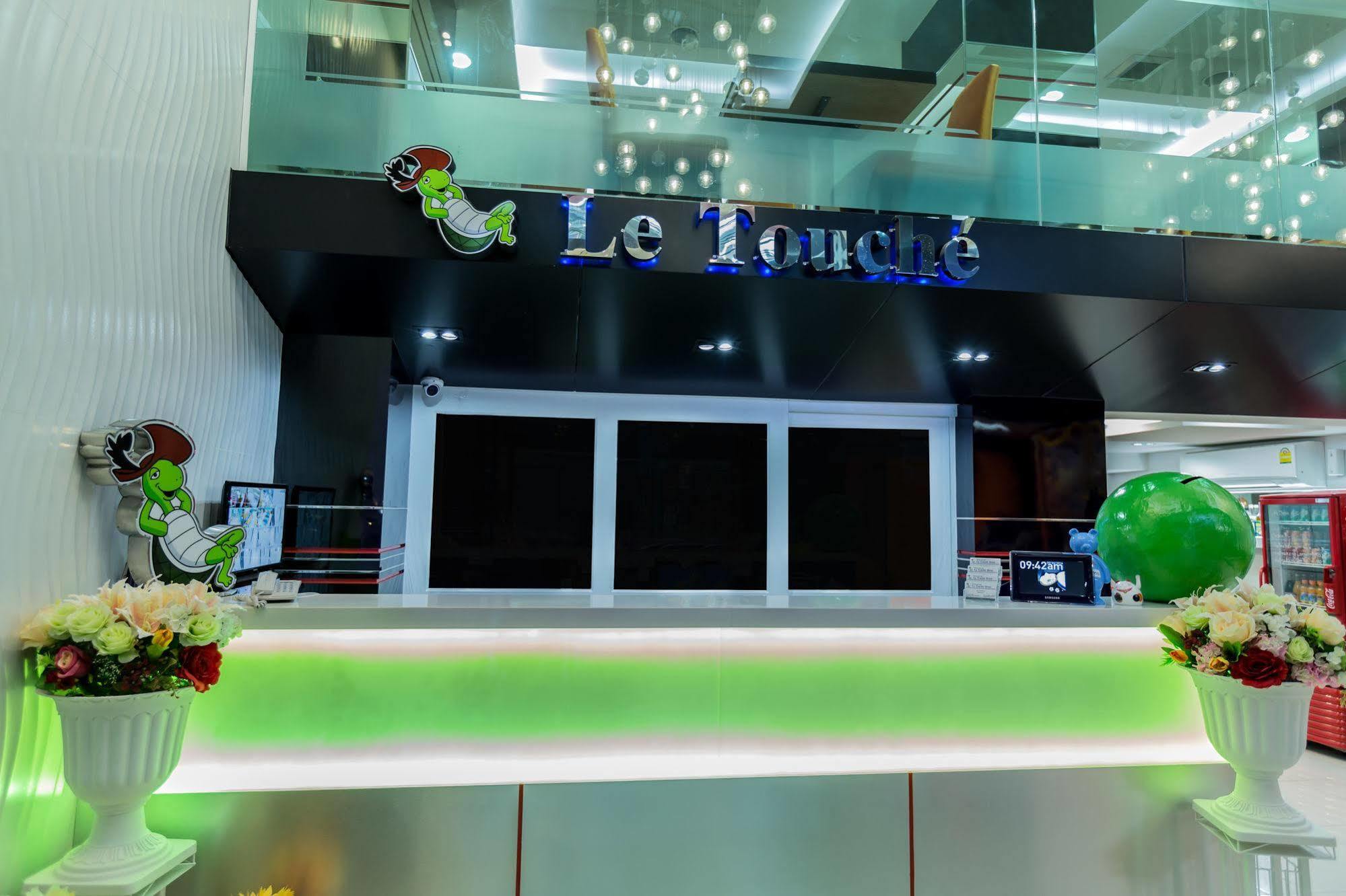 Le Touche Hotel Бангкок Экстерьер фото