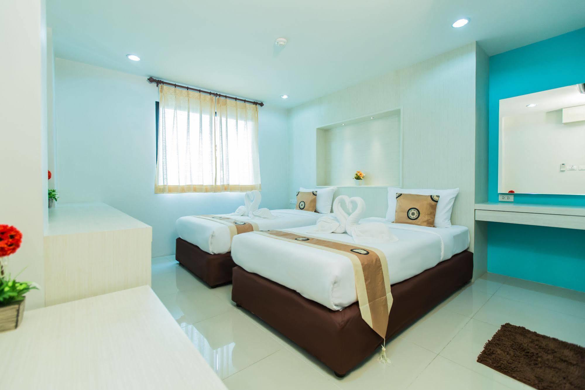 Le Touche Hotel Бангкок Экстерьер фото